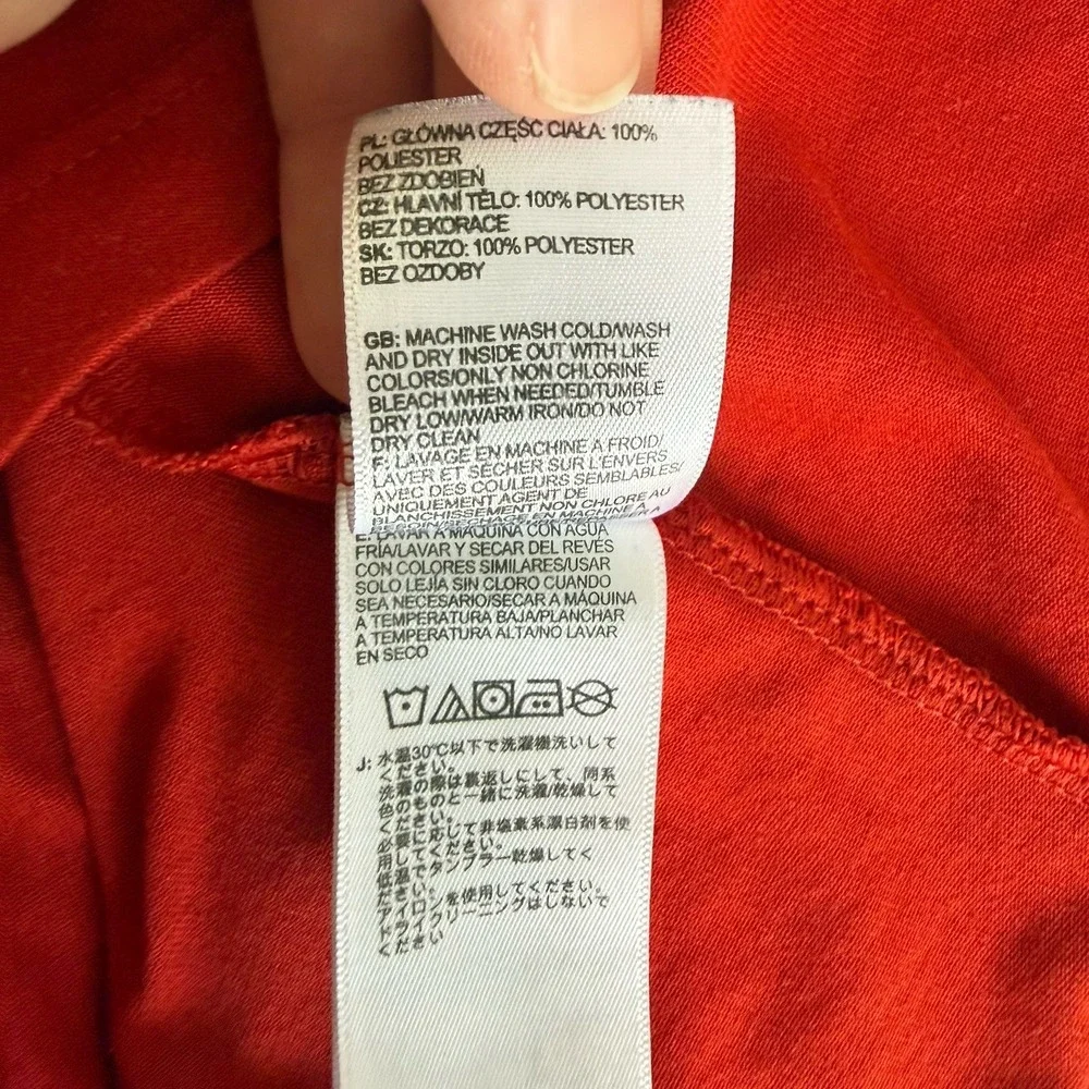 The North Face Long Sleeve T Shirt Mens M Red Crew Neck Sleeve Hit Logo Active - Picture 8 of 8